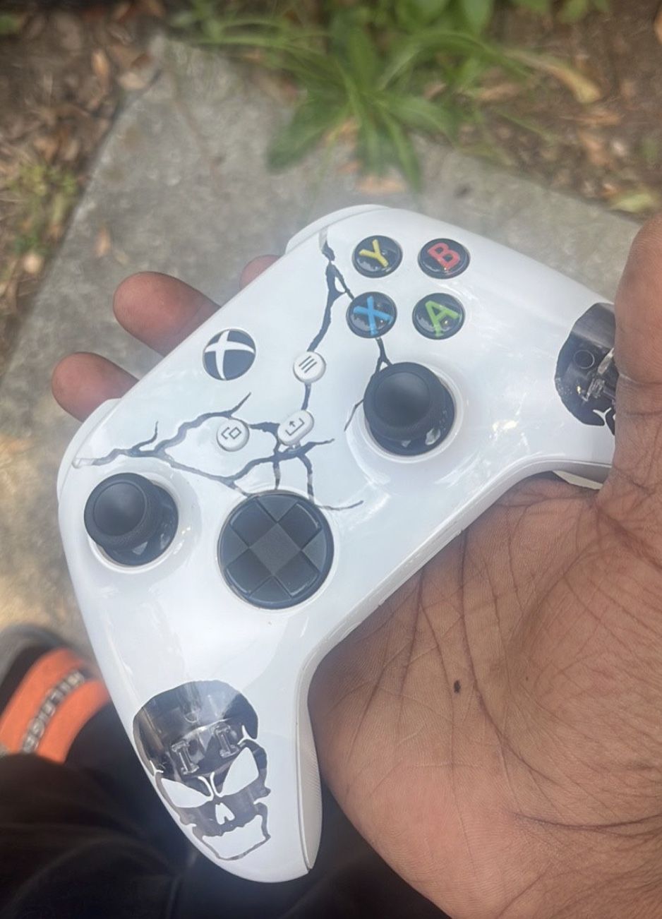 XBOX ONE CONTROLLER with Accessories Different Battery