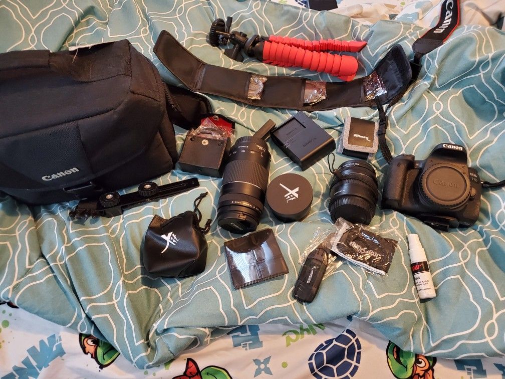 Cannon eos 77D camera bundle