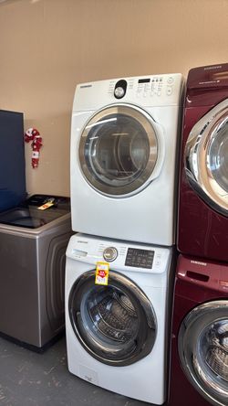 Nice like new LG washer and gas dryer set front