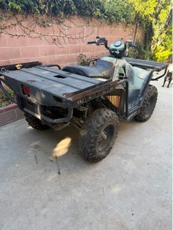 4x4 Polaris 700cc Atv
