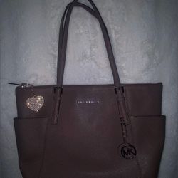 ☆ Michael Kors Jet Set Travel Top-Zip Tote Bag in Saffiano leather
