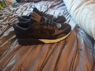 New Nike Airmaxs Size 9 Womans