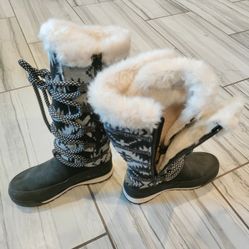 Women's New Pendleton Wool Boot. Size U.S. 6.5