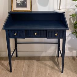 Beautiful Desk Or Vanity 