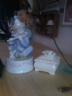 Music clown and box