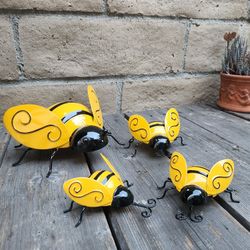 Set of 4, Metal Bumble Bee Yard Art ** MINOR BLEMISH **