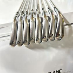 IRON Clubs ( ADAMSGOLF) 3iron To PW