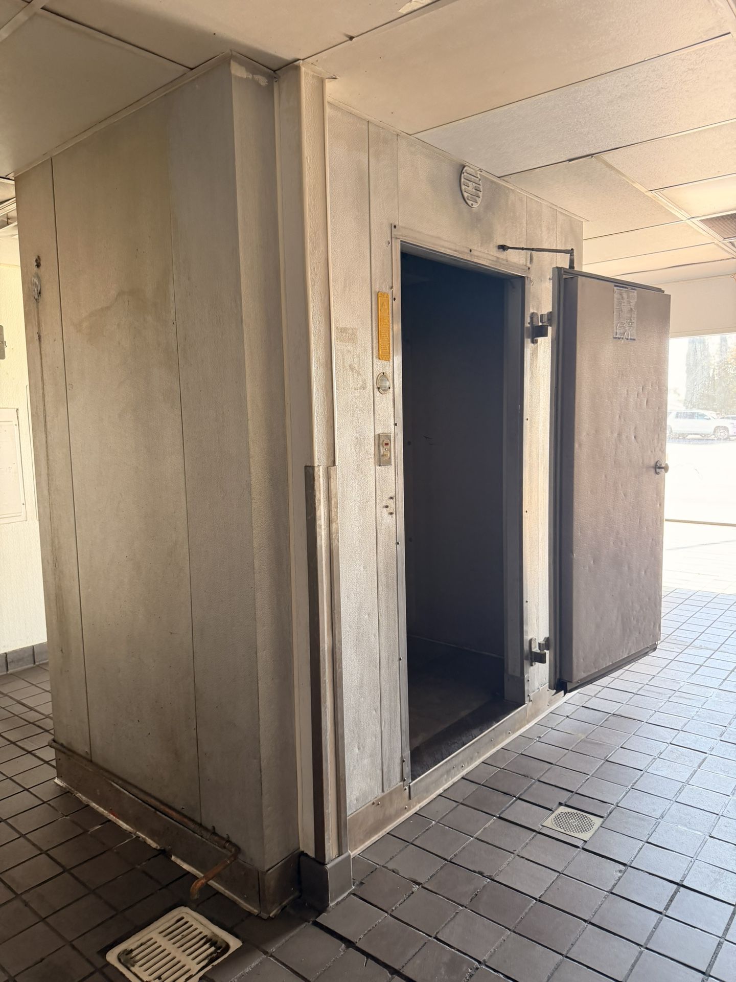 Commercial Walking Freezer 