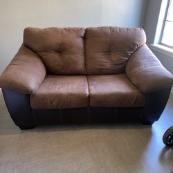 Couch Best Offer 
