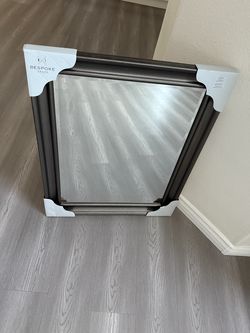 Wall mirror