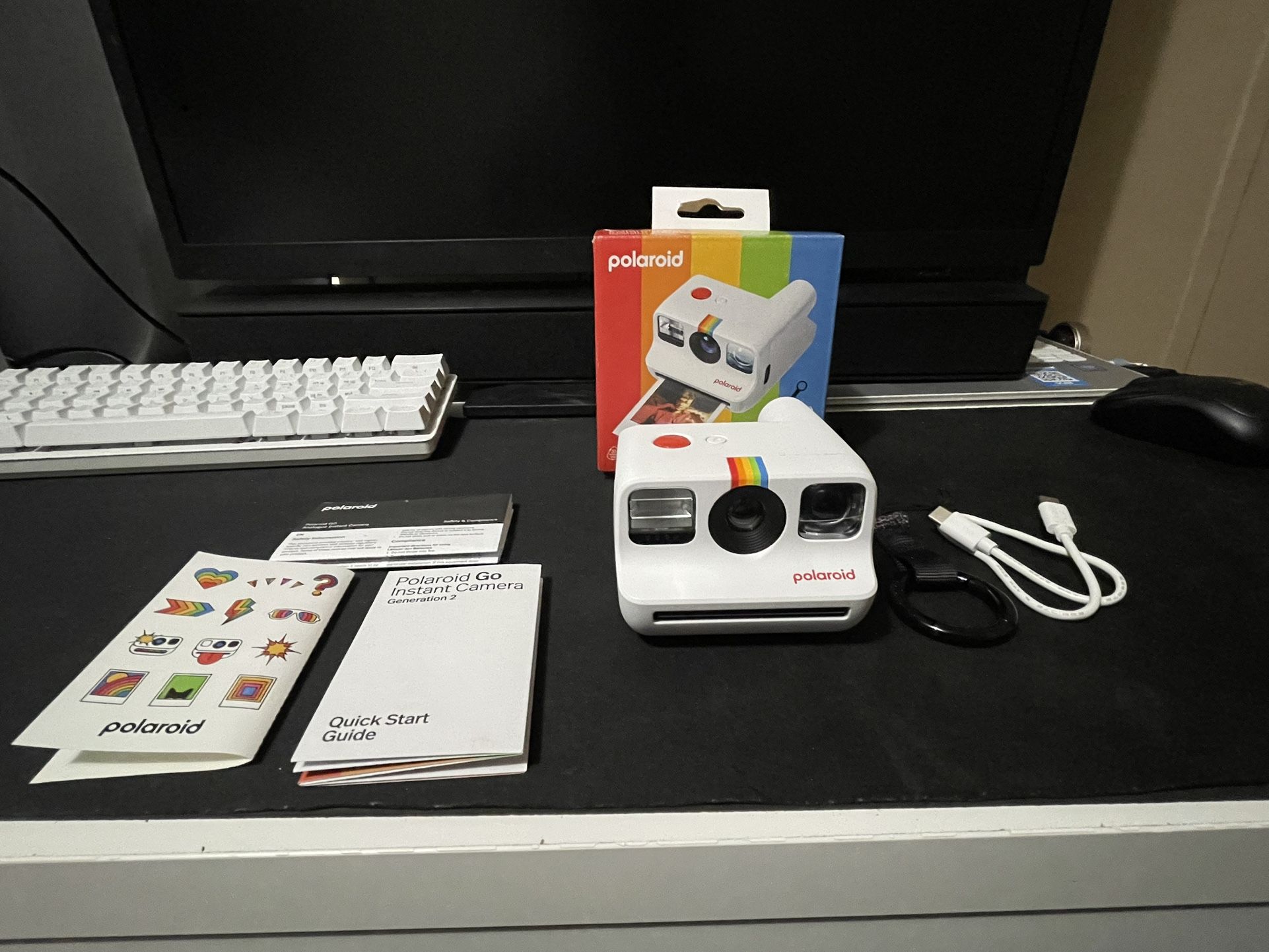 White Polaroid Go