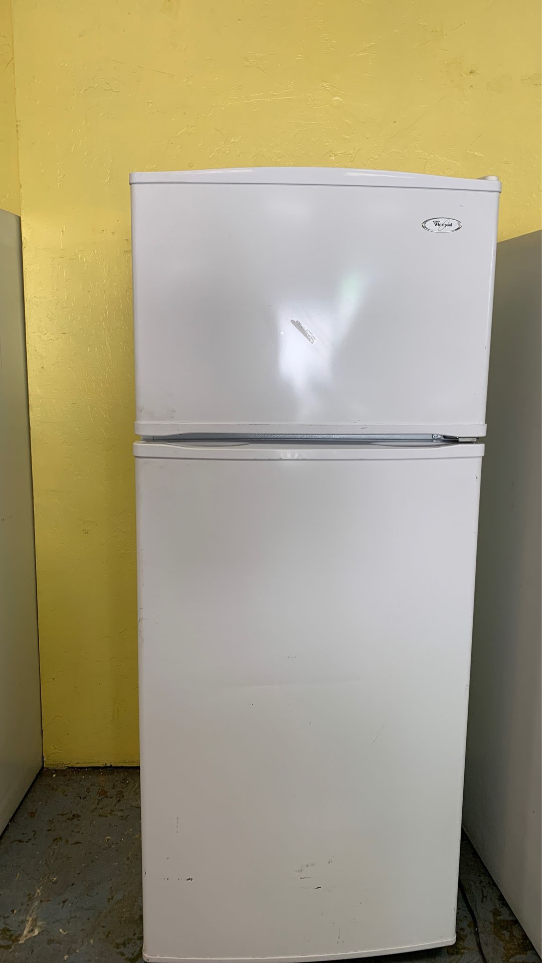 White whirlpool refrigerator