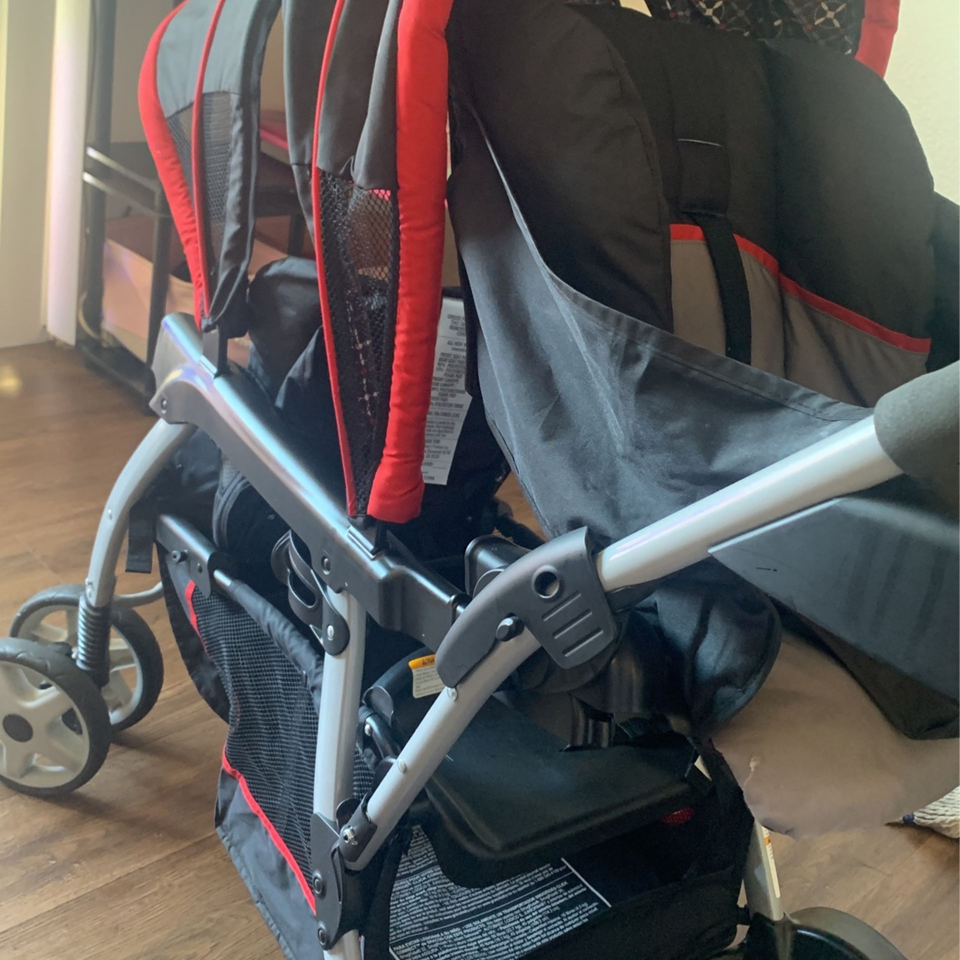 evenflo travel system car seat Evenflo Pivot Vizor Travel System with LiteMax Infant Car Seat