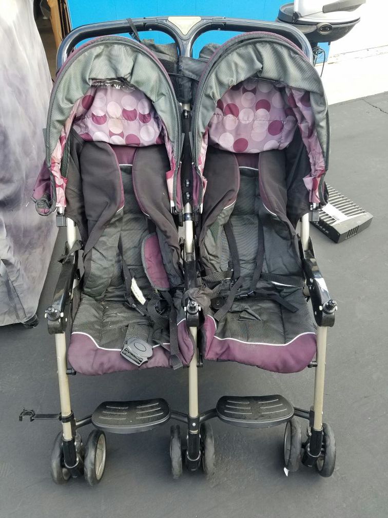 Combi Double Stroller