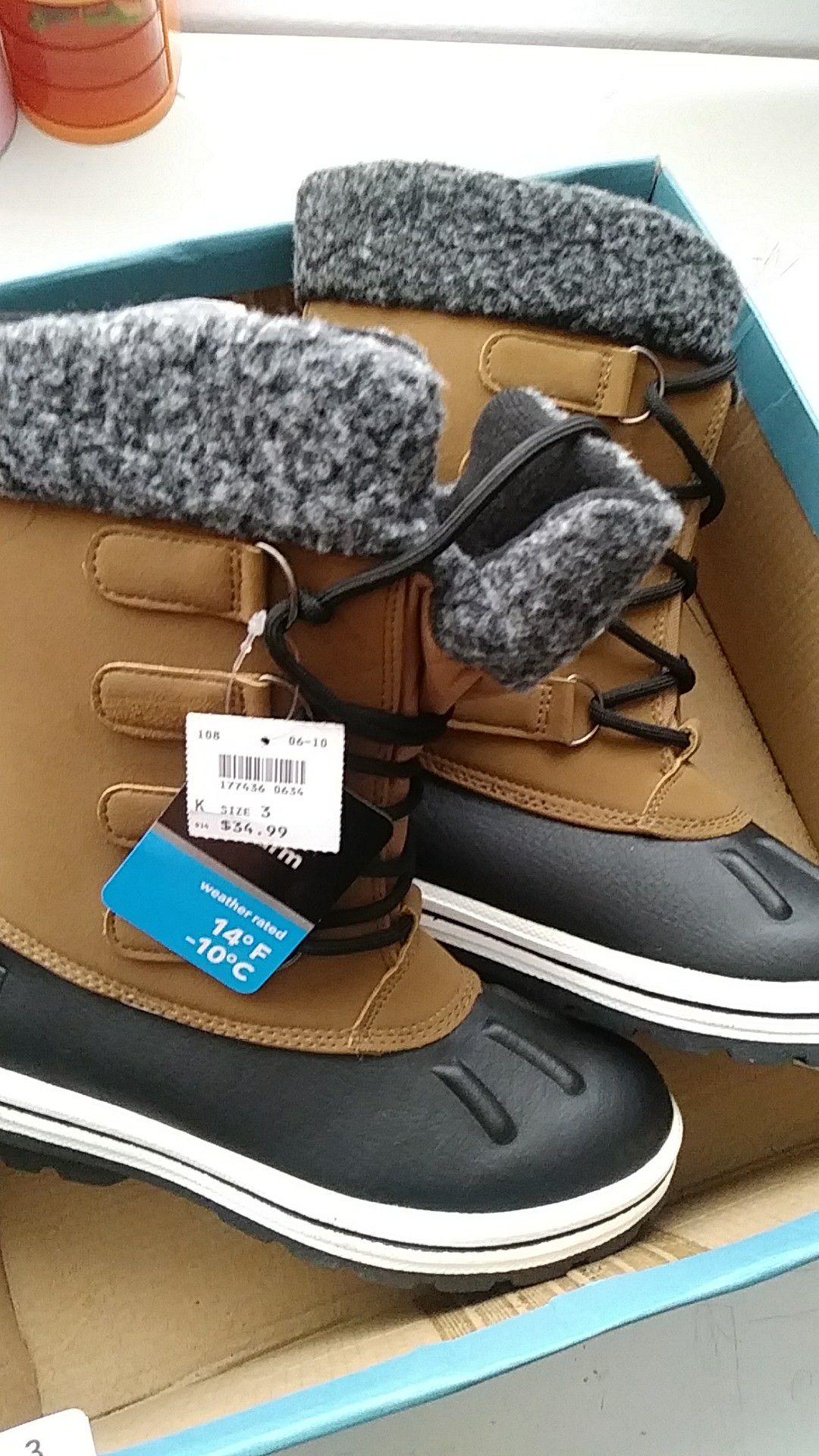 Snow Boots for kids size 3 brand new