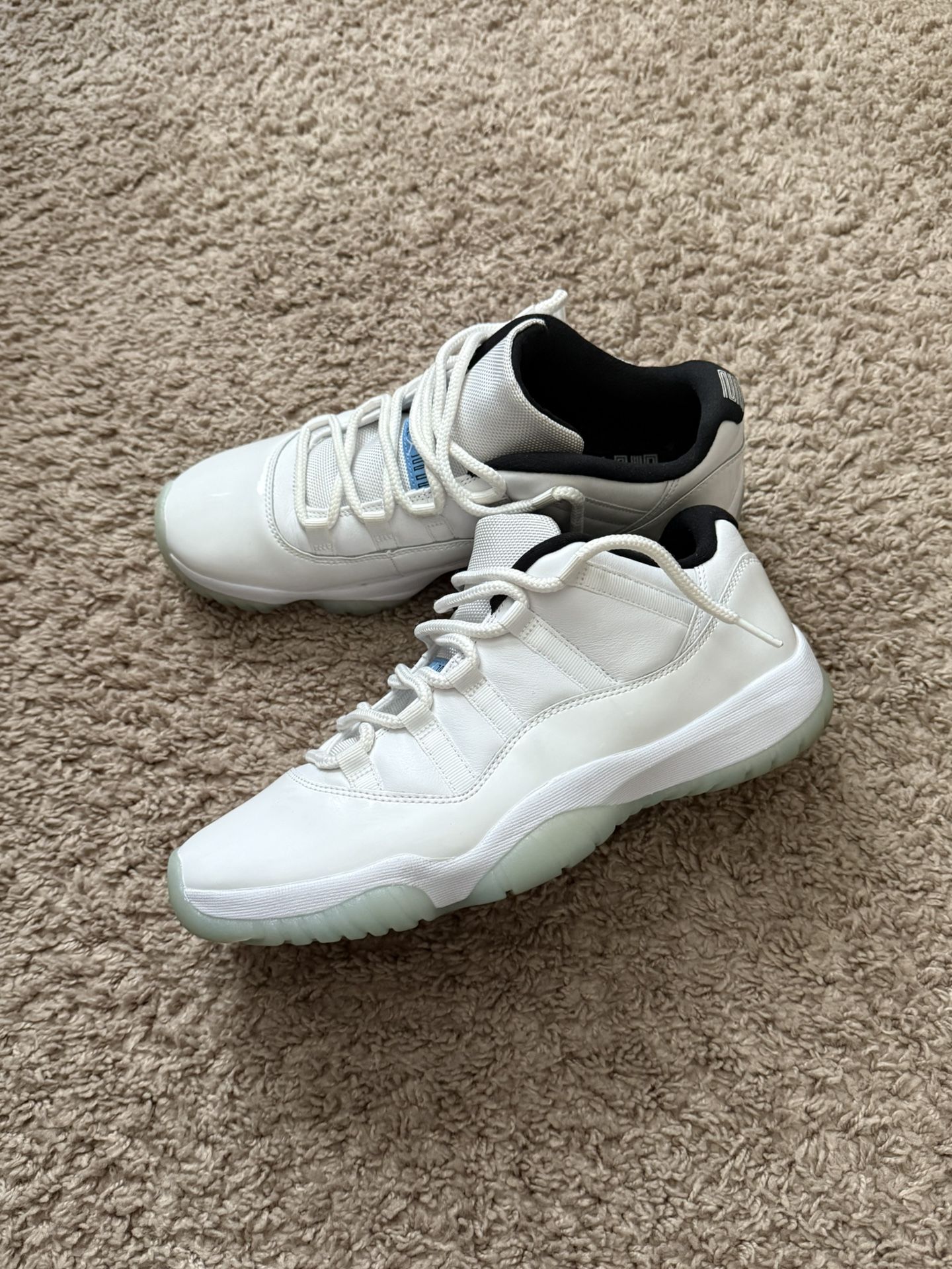 Jordan 11 Low Legend Blues