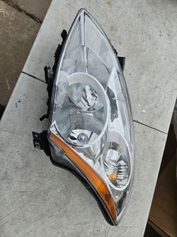 Nissan altima left Headlight