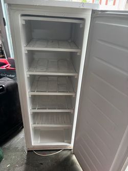 Upright mini Freezer