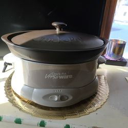 Lrg Crock Pot VersaWare (STONEWARE POT)