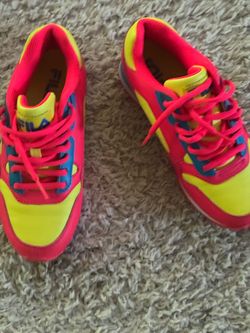 Fila Tennis shoes  youth size 6