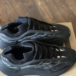 Yeezy 700 V3 Dark glow 