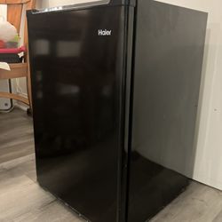Mini-fridge 