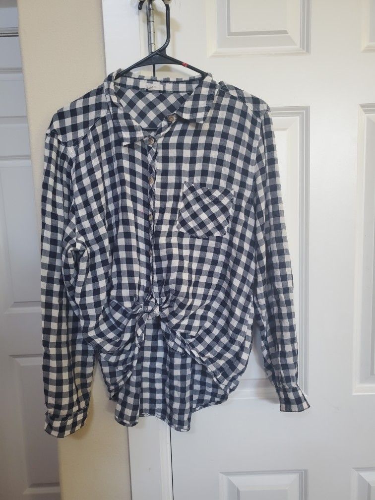 Womens XL Tops $ 2 each 