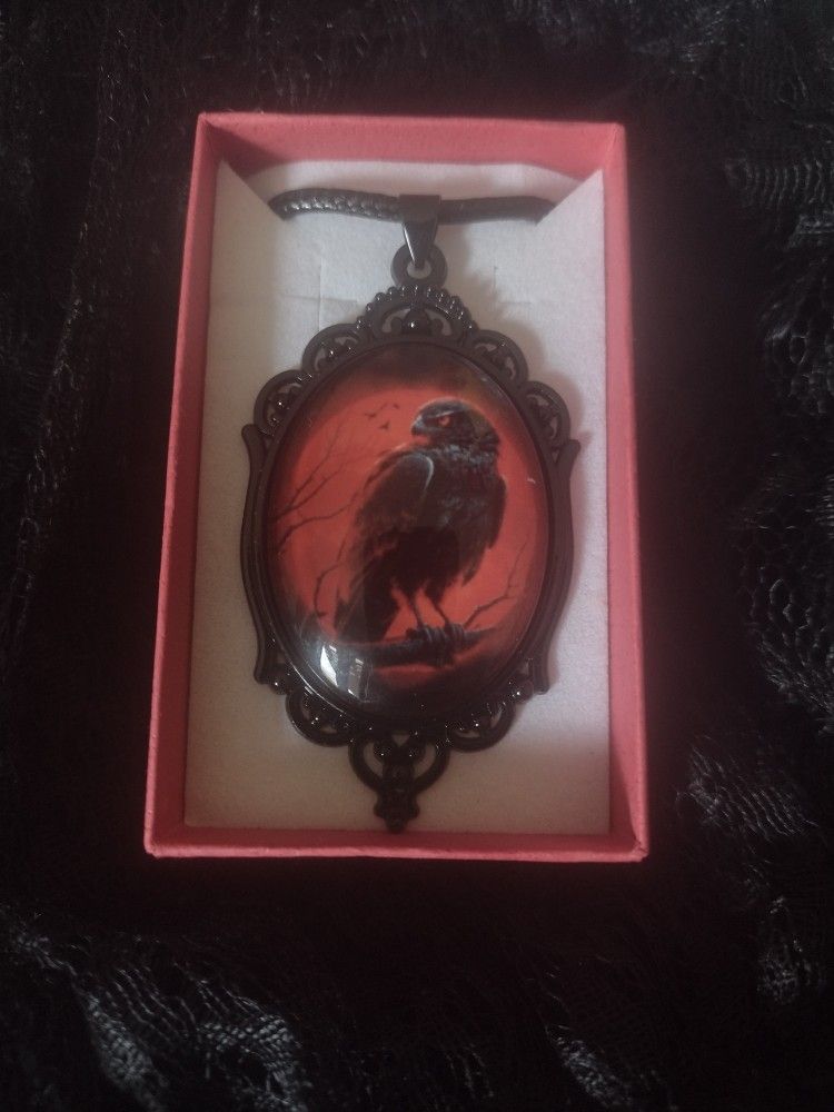 Beautiful Gothic Black Raven Cameo Pendant