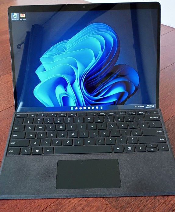 Microsoft Surface Pro 8, 11th Gen  i5-1135G7 , 512gb Storage, 8gb ram Laptop