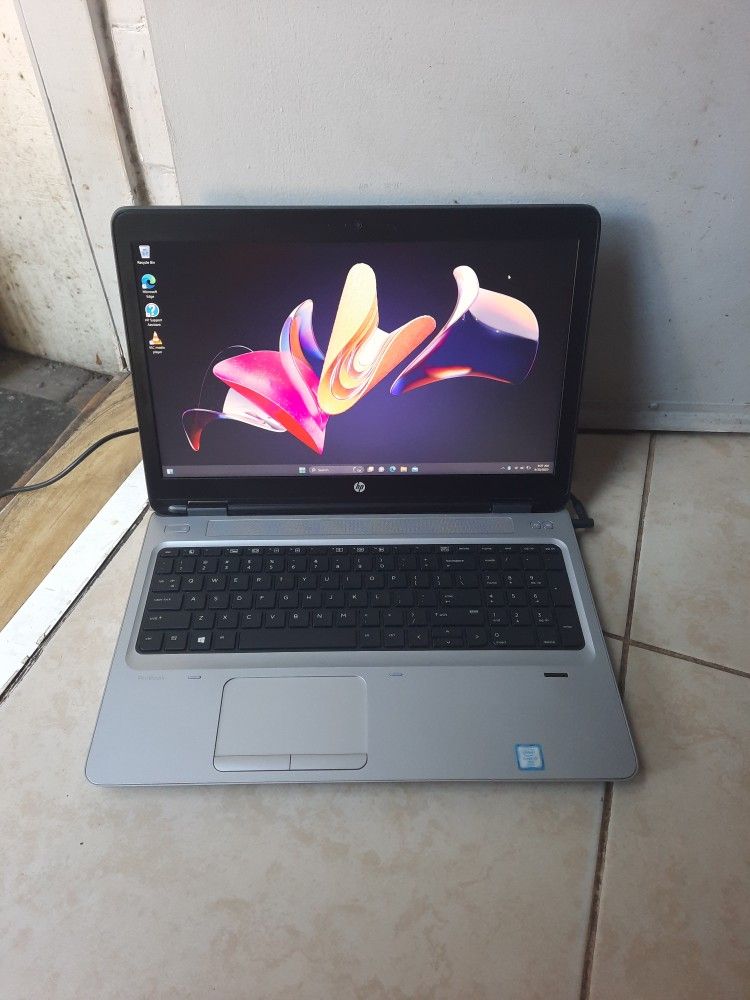 Missing Battery 15.6" Hp ProBook i7 Processor 256gb SSD 8gb window 11 work with Charger all The Time