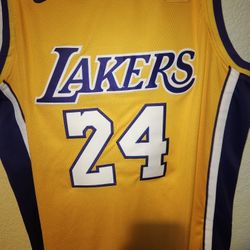 Kobe Bryant Lakers Classic Basketball Jersey/Large 
