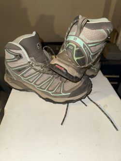 Women Hiking Boots