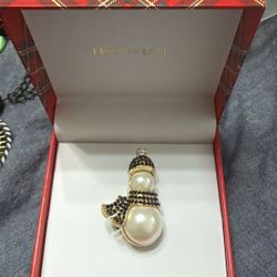 Pearl Snow Man Brooches Pendant