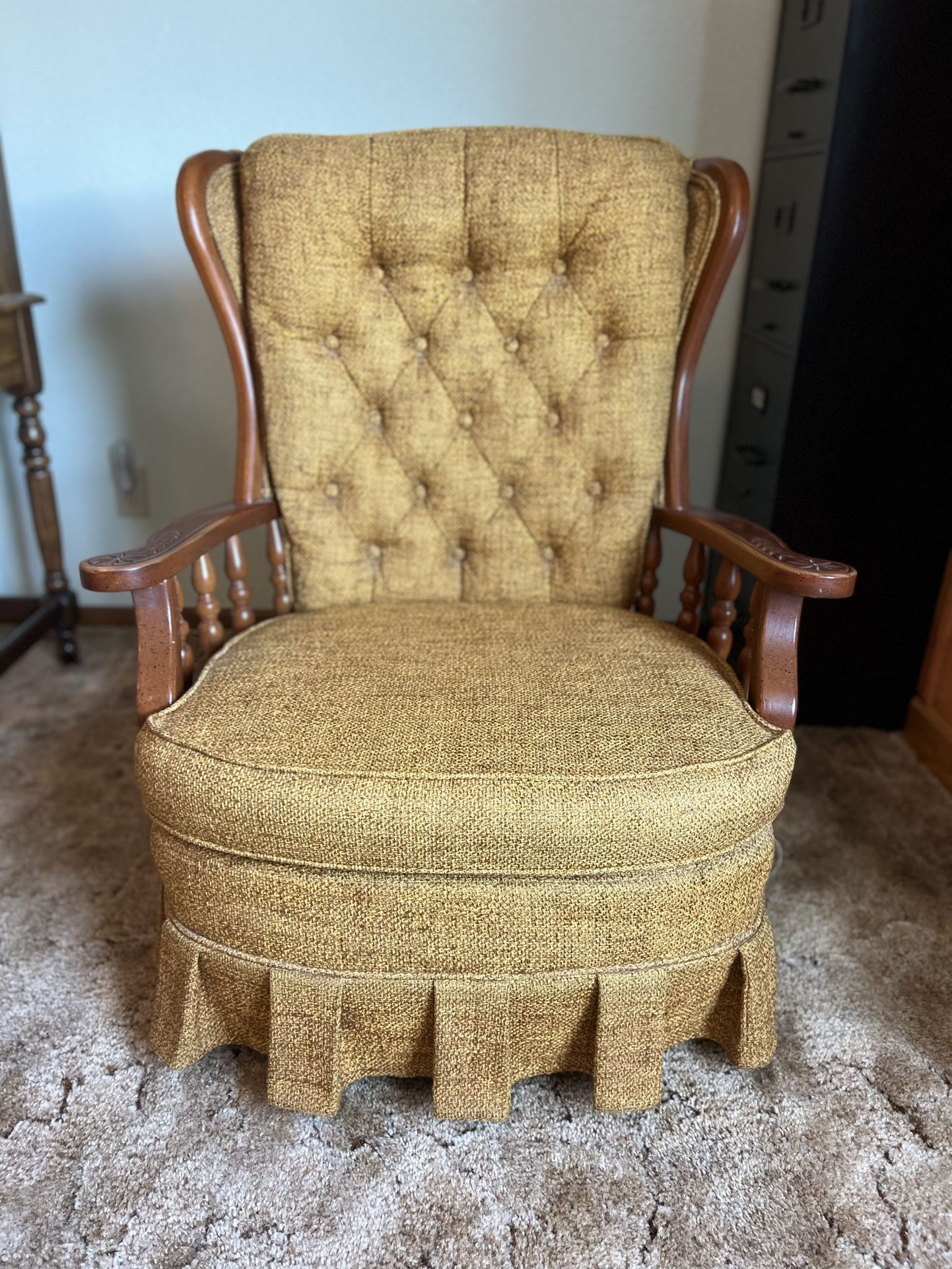 Swivel Arm Chair