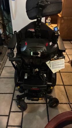 Electric wheelchair