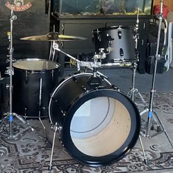 Tama  5 Piece Black Drum Set. Read Description Below