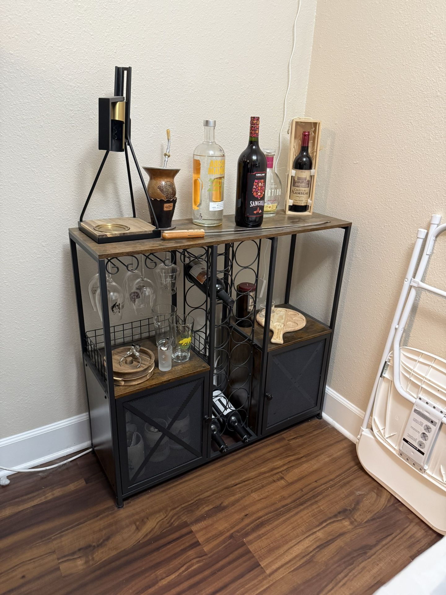 Bar & Wine Rack