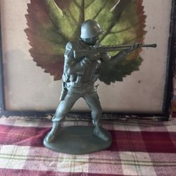 8" TALL ARMY SOLDIER STAND UP FIGURE like new awesome!