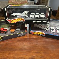 Hot Wheels Premium Collector Display Sets, 3 Cars & 1 Transporter