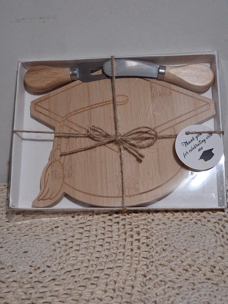 Graduation Chees Boord Sets New 