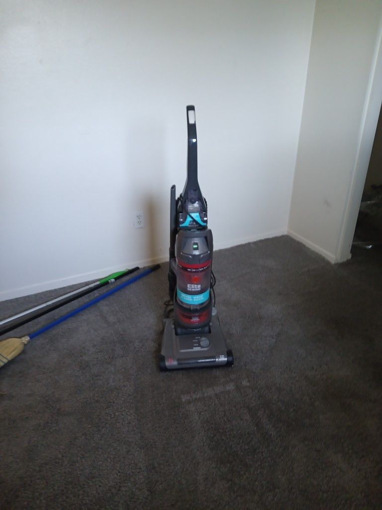 Hoover Cyclone Vacuum