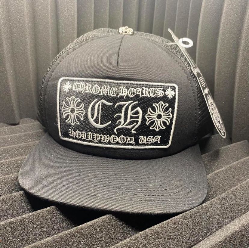 Black Chrome Hearts Trucker hat