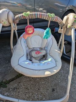 Ingenuity Cozy Kingdom Portable Baby Swing