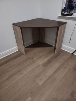 Corner Desk with Wood Finish