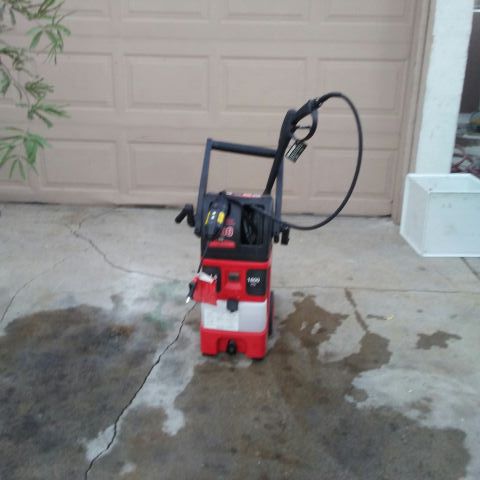 Clean Force 1800 psi clean force pressure washer