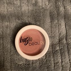Basic Beauty blush
