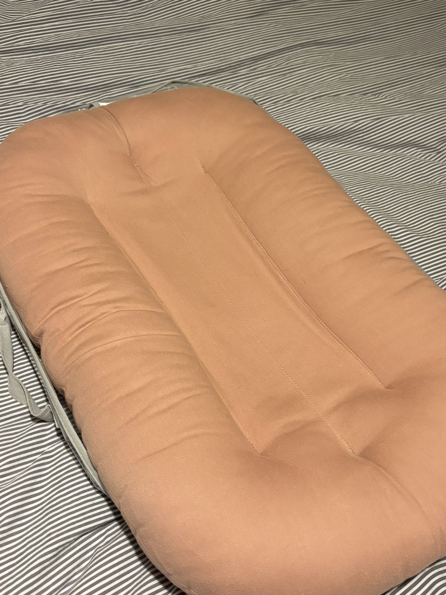 Snuggle Me Baby Lounger (Gumdrop)