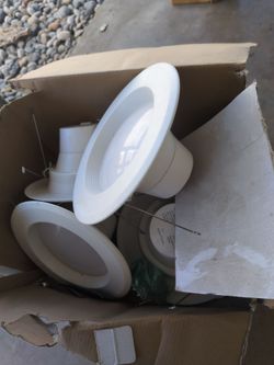 Recessed Light Trim Rings – Lot of Several