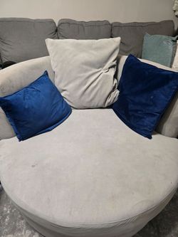 Round swivel couch