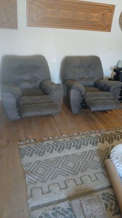 Recliner chairs
